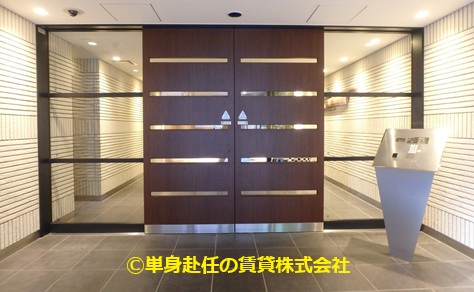 高級家具付き賃貸マンションのパークアクシス心斎橋、単身赴任の賃貸株式会社、入口2